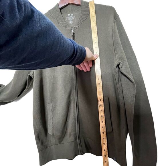 Welcome to my closet! - Picture 12 of 13